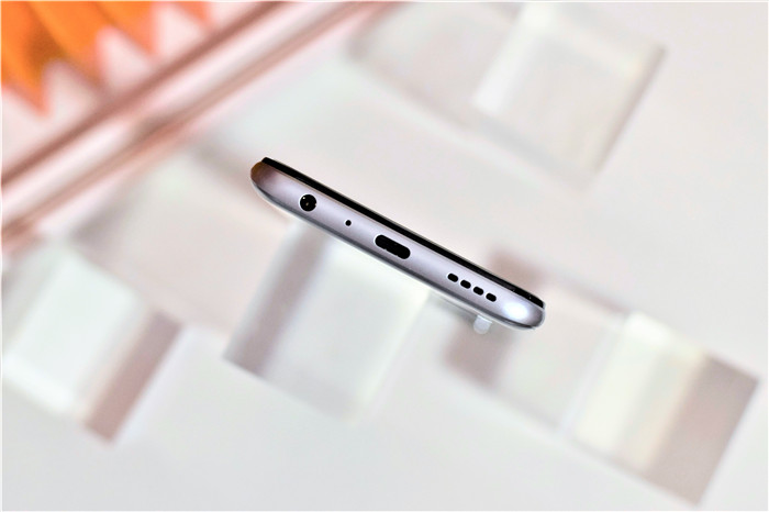 realme真我v5是5g手机吗,realme真我v5是不是全面屏