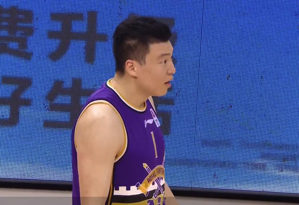 李根踢裆,李根被驱逐出场