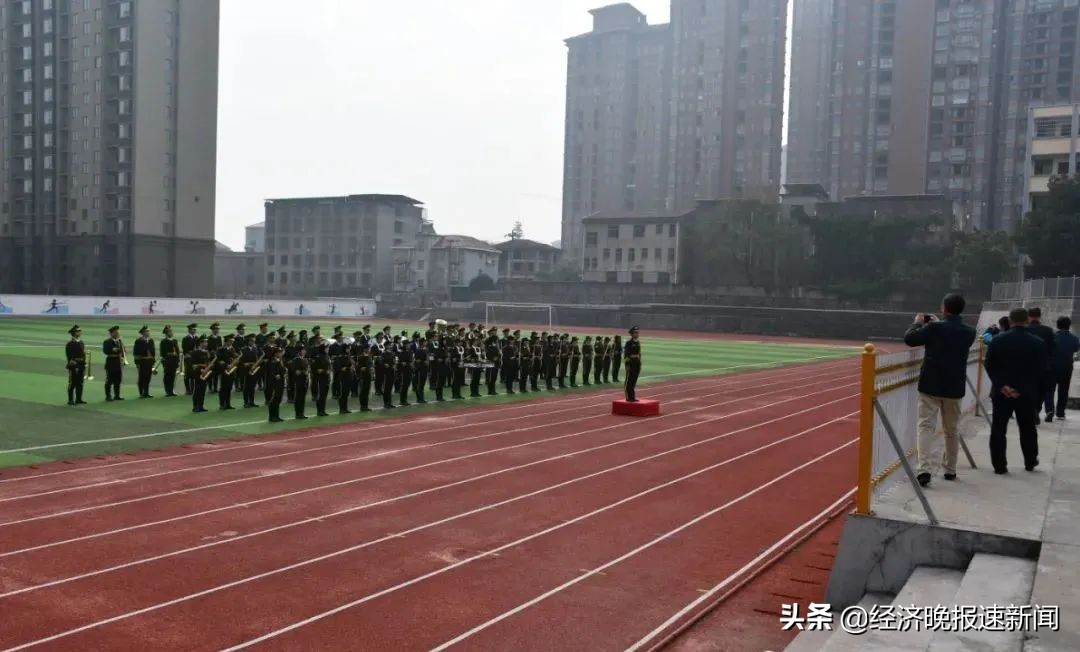 江西省普通高*特中**色学校评估组专家在临川三中开展评估活动