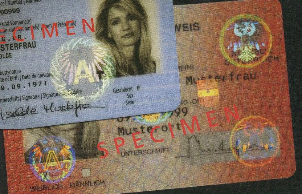 护照上面蓝色防伪照片效果,各国护照上的精美光学全息防伪图