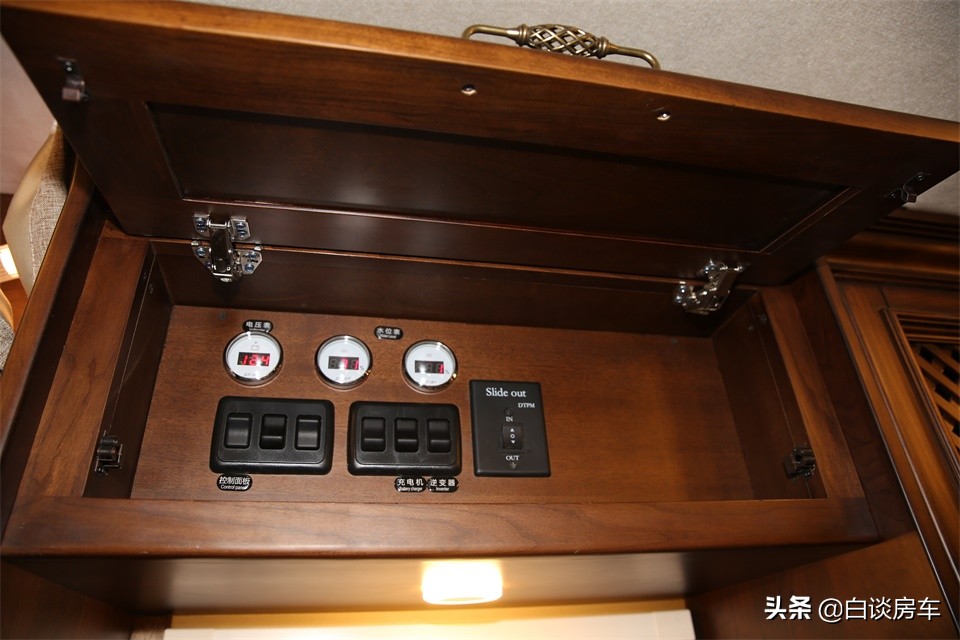 依维柯8at房车驾驶体验,最便宜依维柯8at房车