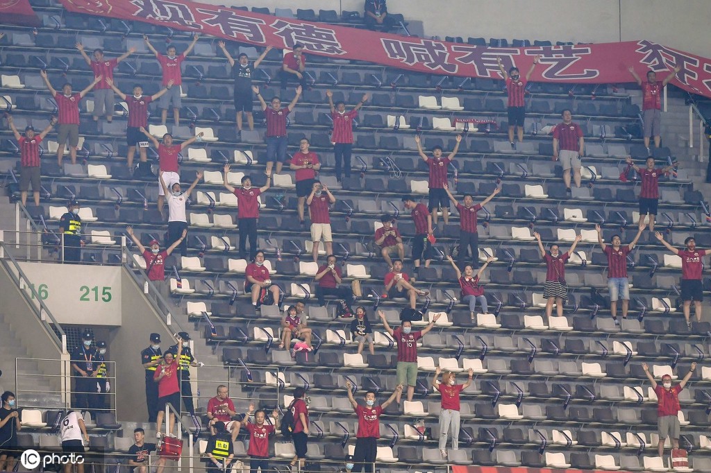 杩欐墠鏄冻鐞冭禌鍦虹殑绮惧僵鐬棿,璋㈠満鐞冭糠楂樺０榧撳姳瑙嗛