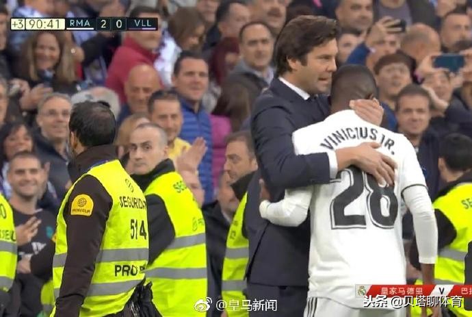 本泽马梅开二度拉莫斯点球,拉莫斯本泽马双人点球