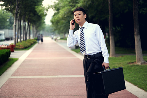 张译和陈松伶为什么会选择丁克,张译为何娶大6岁二婚妻子带孩子