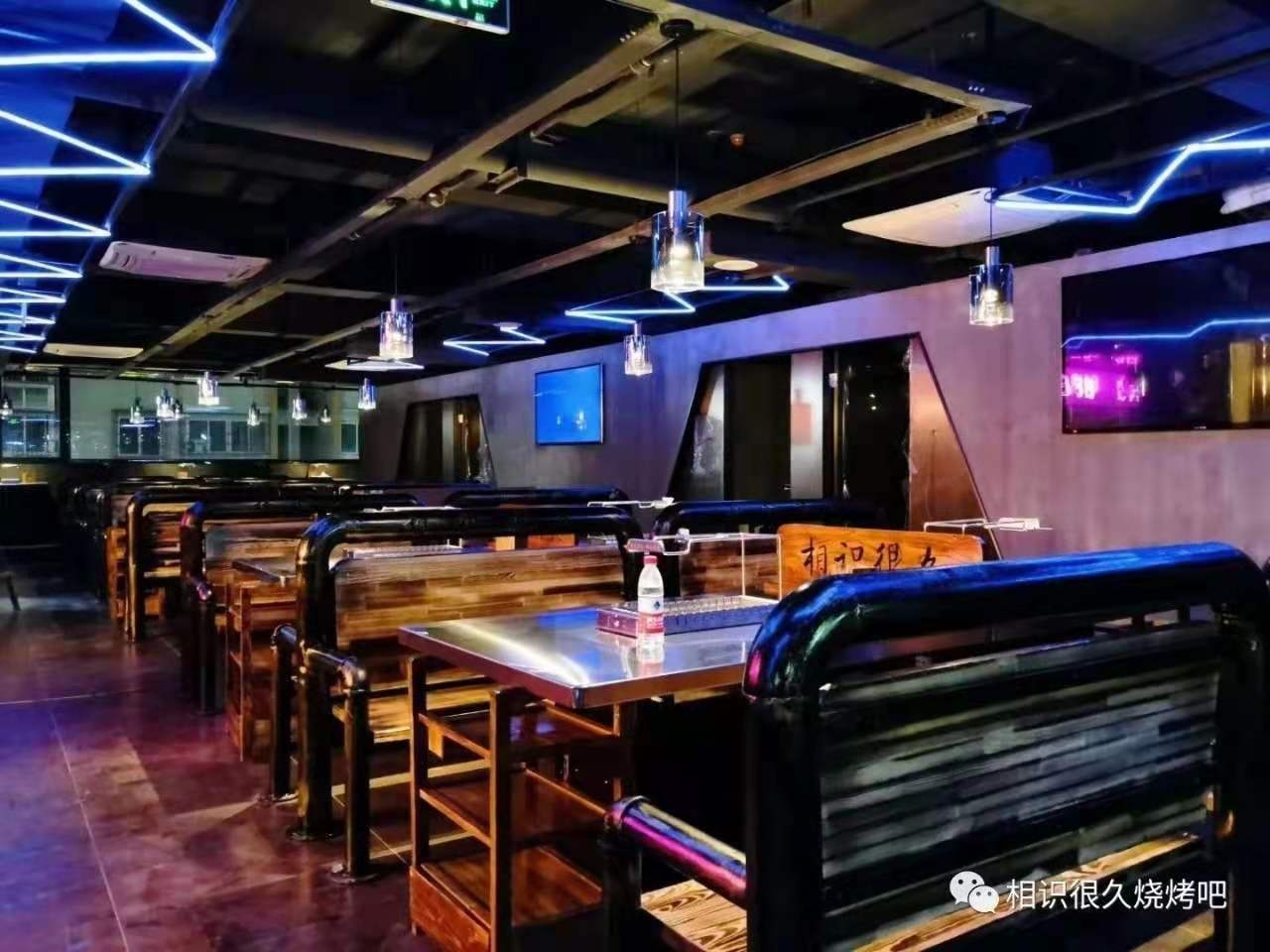 封闭式自动旋转烧烤炉,自动旋转挂炉烧烤设备