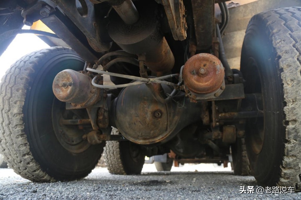 斯太尔血脉超级少见的黄河牌JN3261公铁两用卡车