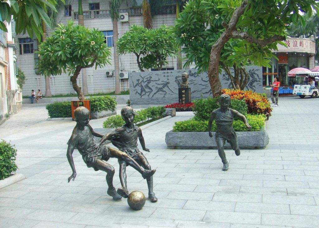 踢足球的好处一年级,踢足球的好处有哪些写4点