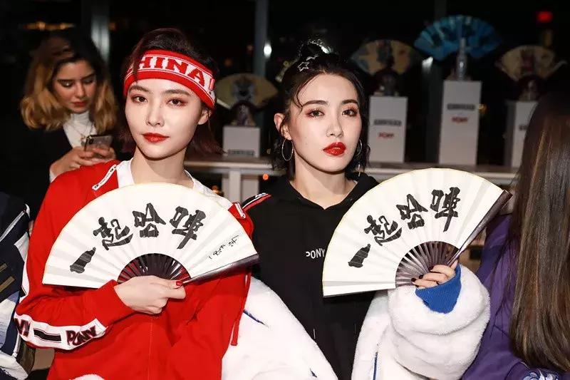 许佳琪入围世界最美100张面孔,韩国上榜100最美面孔