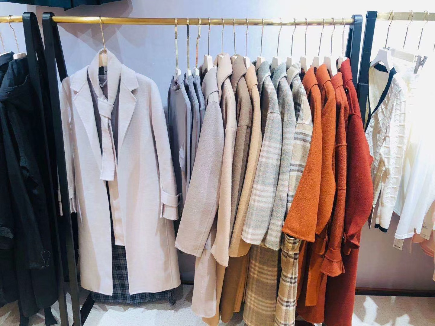 实体服装店进货渠道怎么找货源,服装批发商进货渠道网站推荐