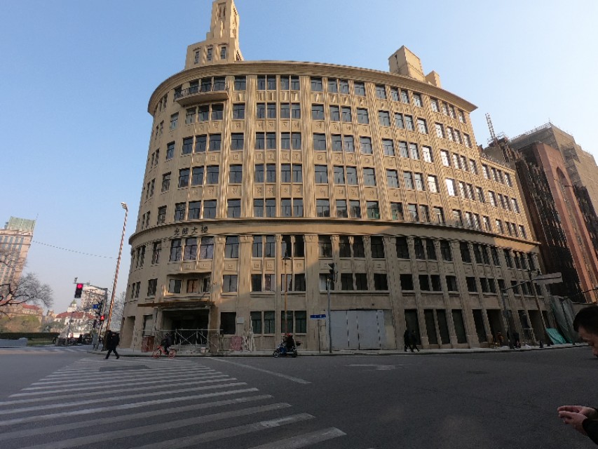 实拍上海干净的街道市容，不愧是一线城市，和你心中的魔都一样吗