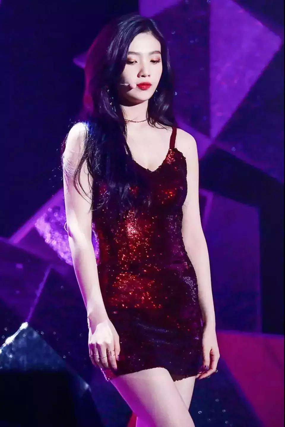 黑化后的女星杨幂,离婚黑化