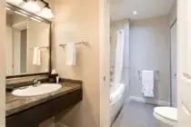 加拿大100万能买什么房,上海一套房在加拿大能买多大