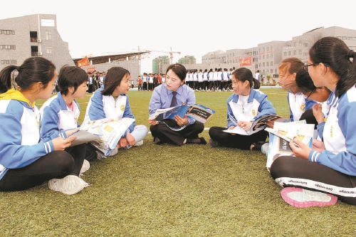 爱的路千万里歌曲原唱,爱的路千万里歌曲