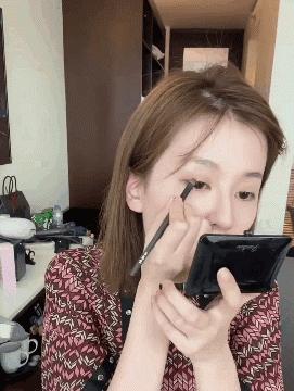 乔欣妆容教程,乔欣化妆改造时尚cosmo