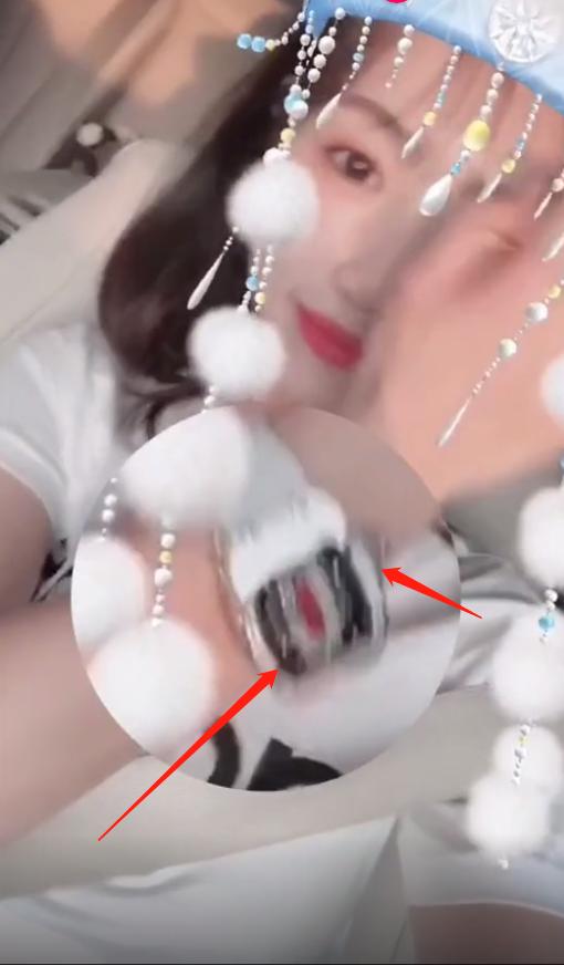 新女友才被马蓉骂成馊包子,王宝强就夜里零丁去前妻家接儿子了？