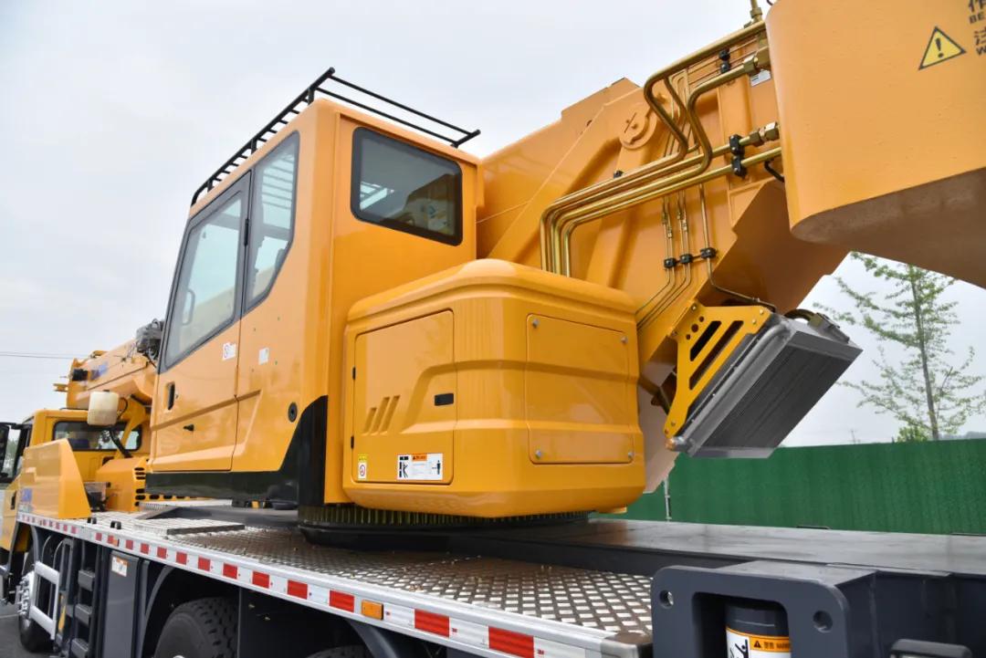 吊车25吨厂家,吊车三大厂家25吨性能比拼