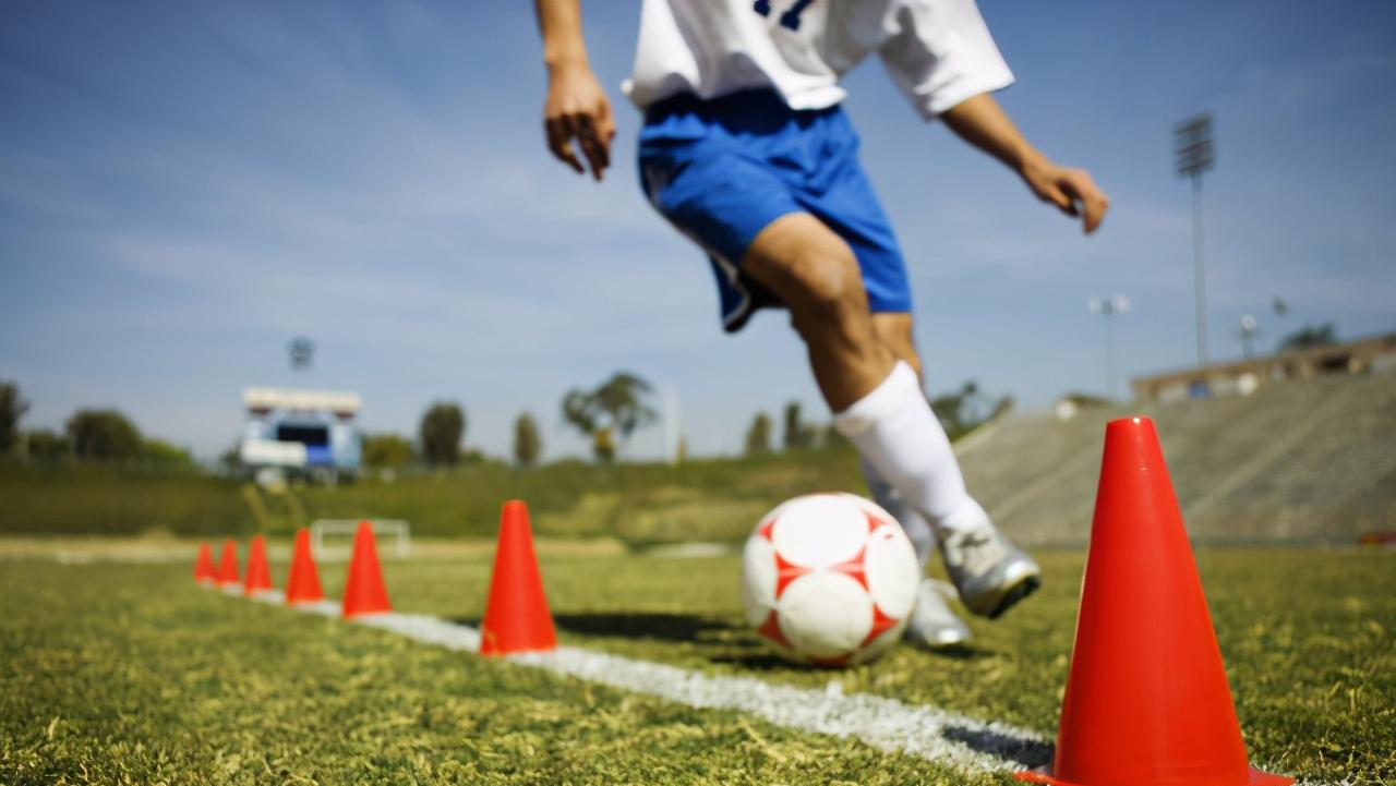 中考体育是送分吗,体育中考足球绕杆撞杆是0分吗