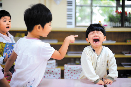 姐弟俩坐上海地铁,姐弟俩坐地铁