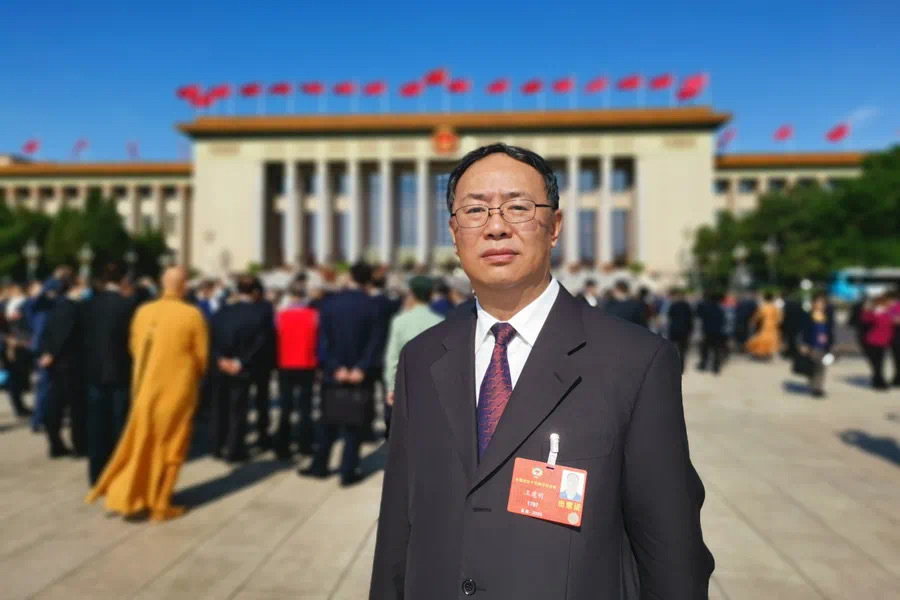 全国政协委员、四川省地矿局局长王建明：摸清地质“家底”讲好地球资源“故事”