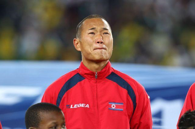 他在世界杯上一哭成名，迎*韩国娶**空姐有福分，儿女长相是亲生无疑