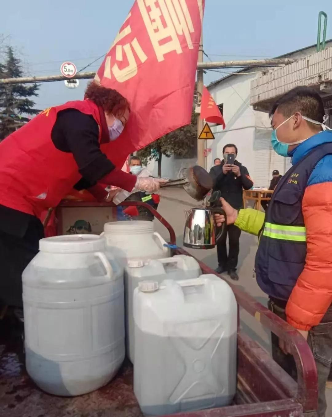 巾帼志愿者抗击疫情,市妇联巾帼抗疫志愿者先锋队