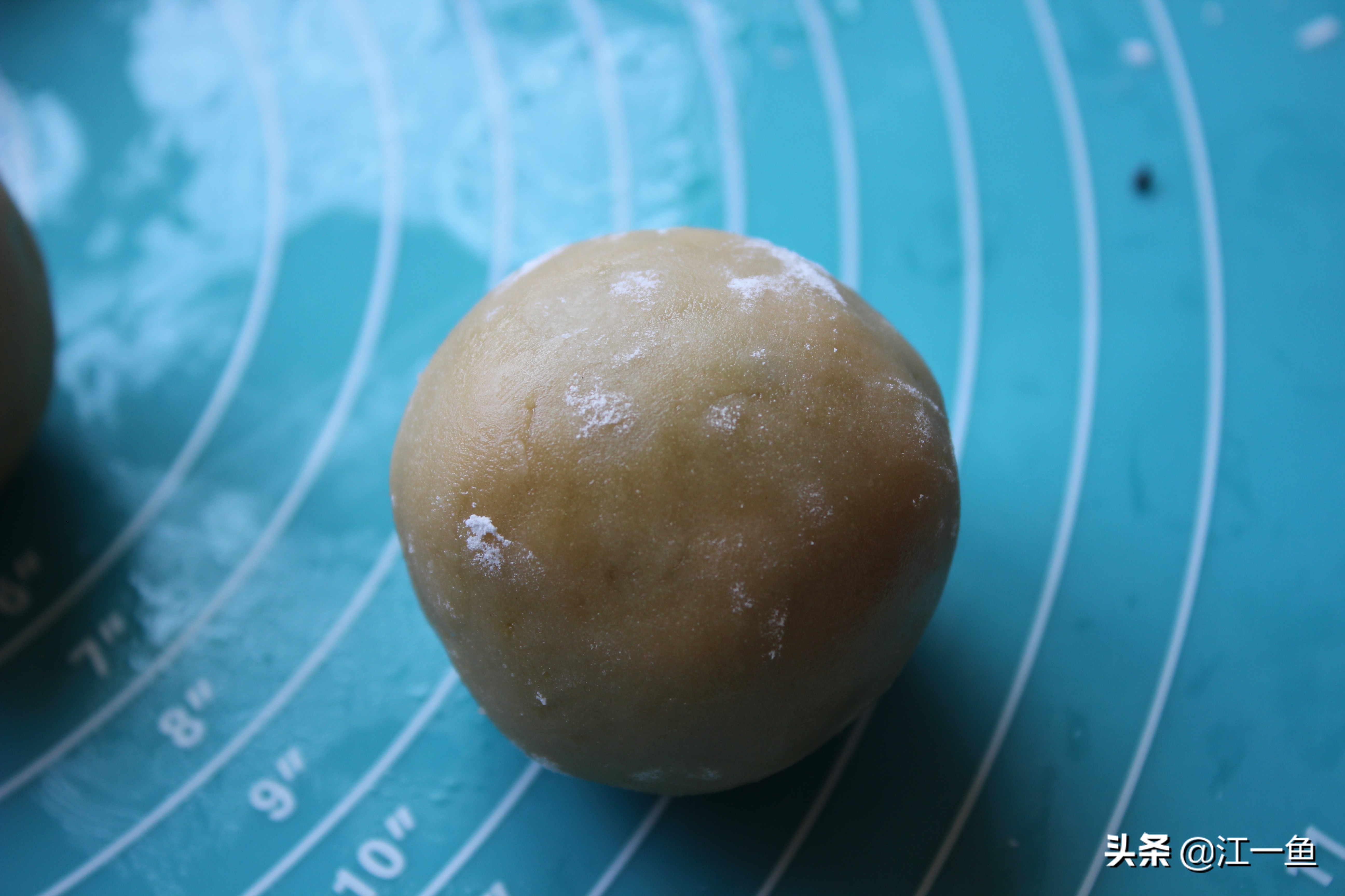 传统香酥脆皮五仁月饼的制作,正宗广式五仁月饼馅料配方和制作