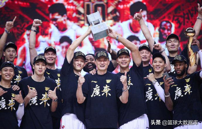 广东队官宣18人大名单,广东宏远十二人大名单