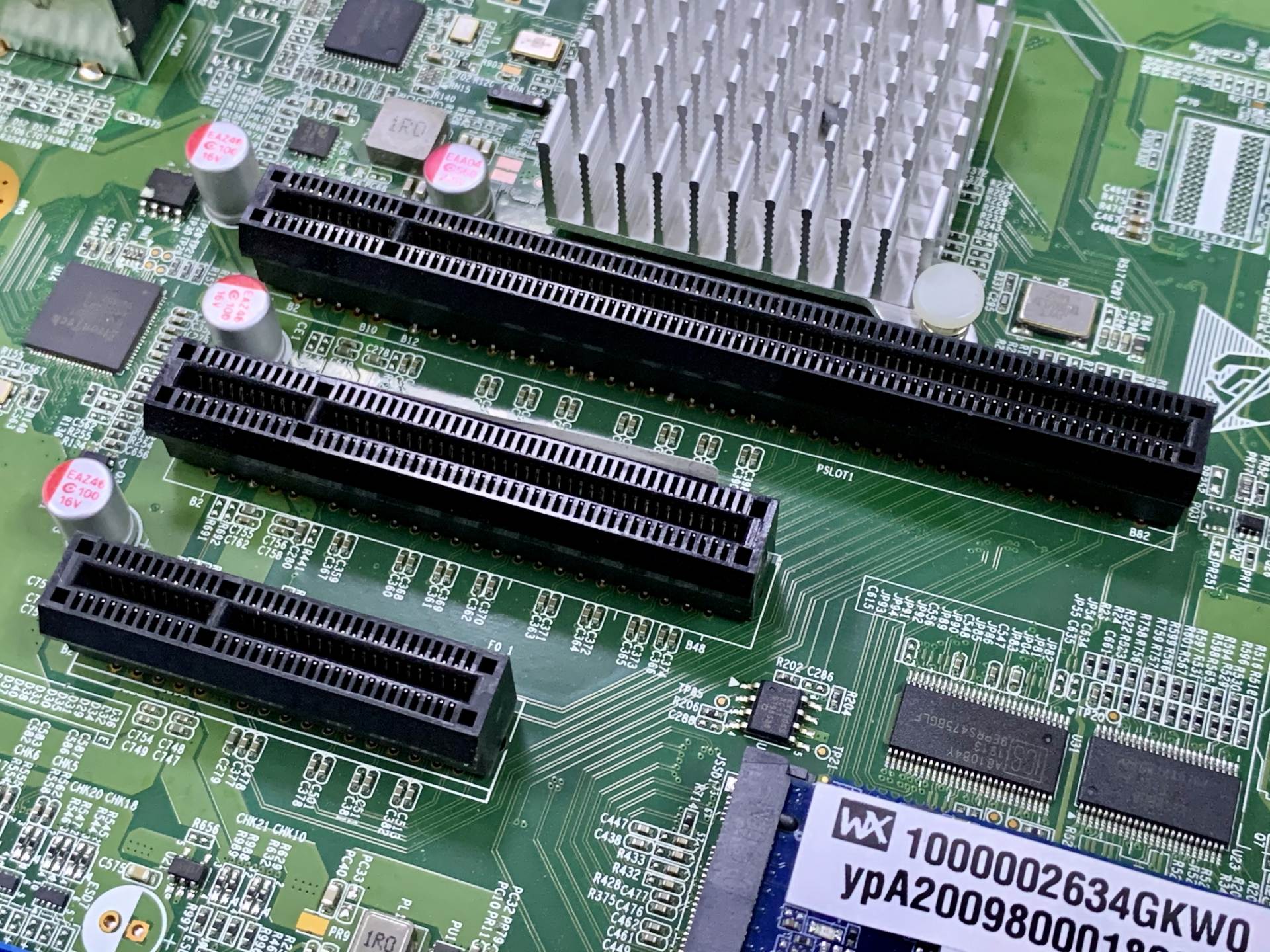 龙芯台式机是什么系统,龙芯处理器台式电脑