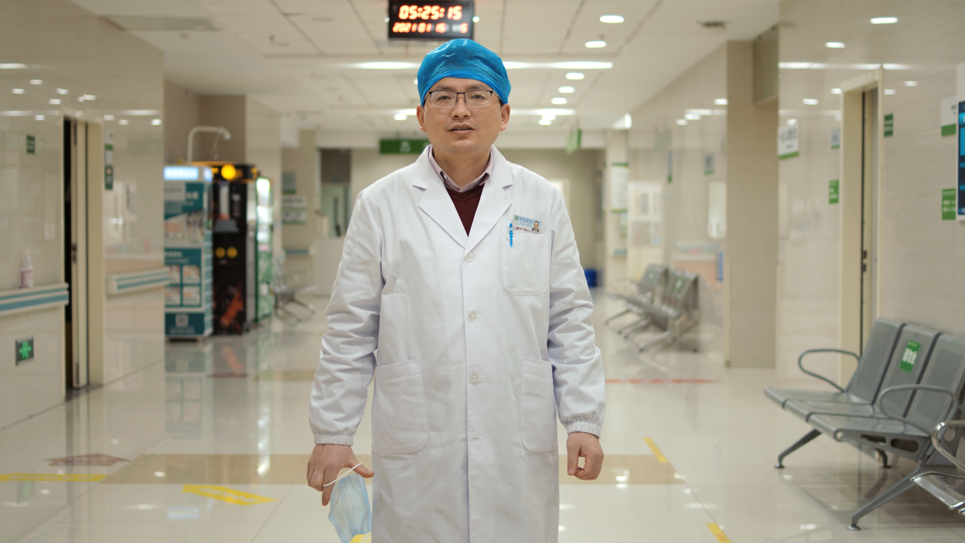 急诊大夫亲历与生命赛跑全过程,急诊科医生救人的生死瞬间