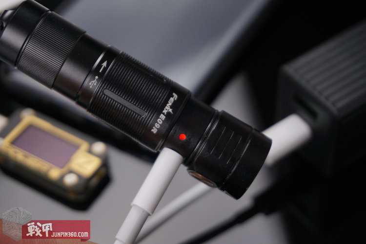 新款fenixe12v2.0迷你手电筒,fenix迷你手电筒e02r