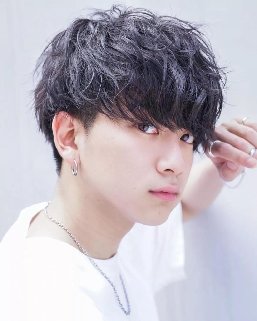 轻熟风小狼狗发型,小狼狗发型短发方脸