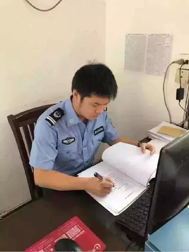 涓ゅ皯骞磋繛浜哄甫杞︽帀杩涙筏娉ユ矡,鐢峰瓙杩炰汉甯﹁溅缈昏繘姘村