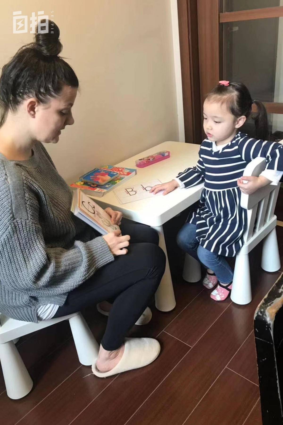 35岁中国小伙娶26岁美国妻子,八年前河南小伙娶大五岁美国妻子