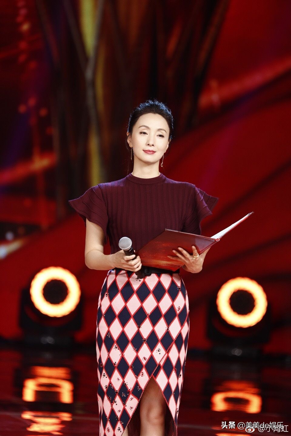 正当红为爱退圈，老公花边新闻不断，她要复出做女强人？