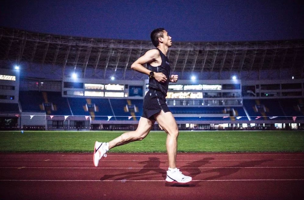 安踏创世2.0pro (anta c202 2代)