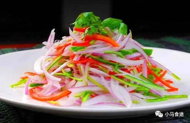 适合夏天吃的蔬菜的菜谱,色香味俱全的东北凉拌菜老虎菜