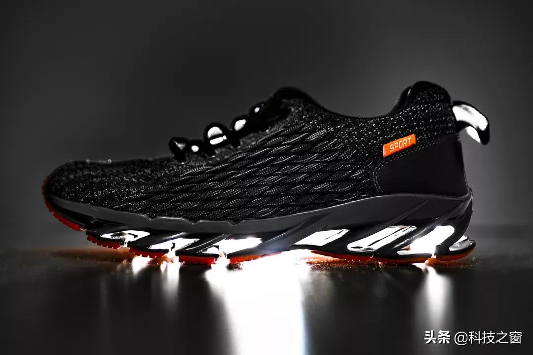 才百元白菜价！阿迪达斯同款科技刀锋鞋，鞋底藏了28片“弹簧”