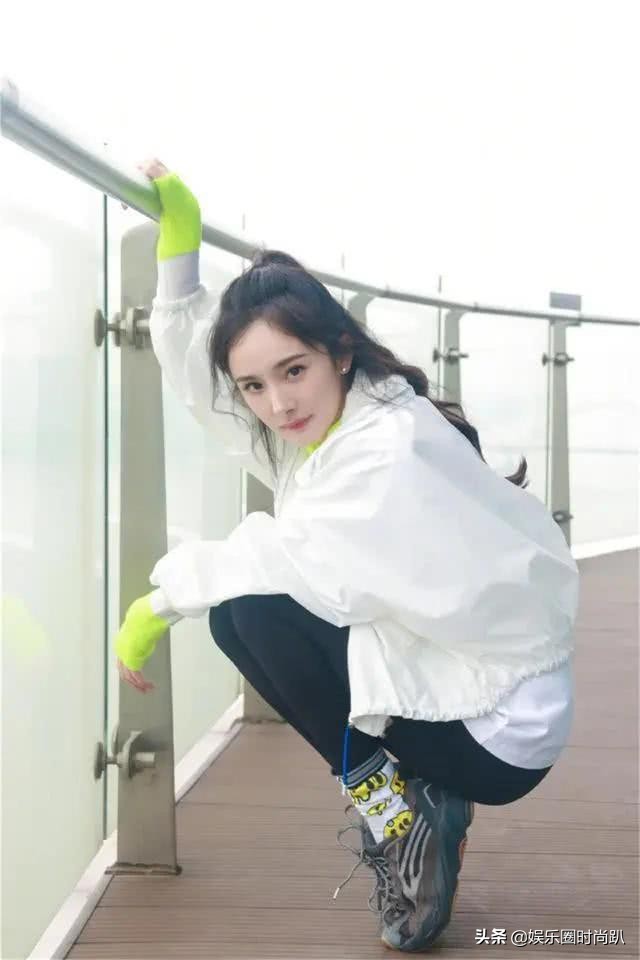 杨幂同款袜子穿搭,杨幂袜子搭配