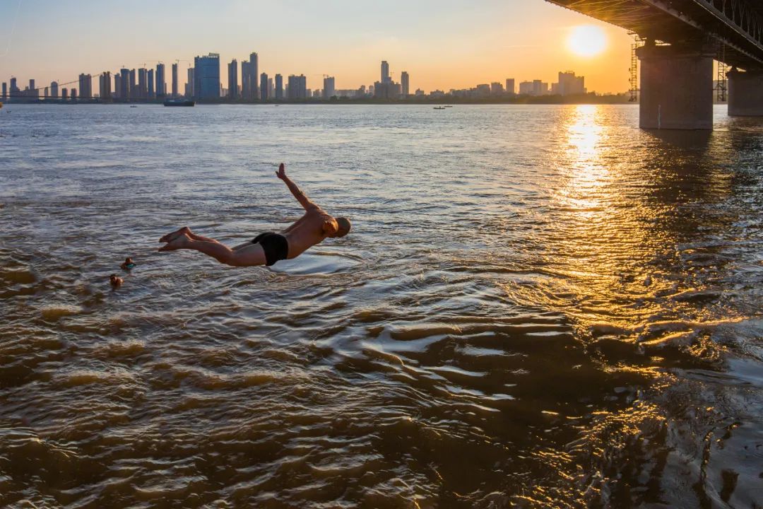 南方人不懂北方人天天吃面,南方人的锅贴北方人不懂