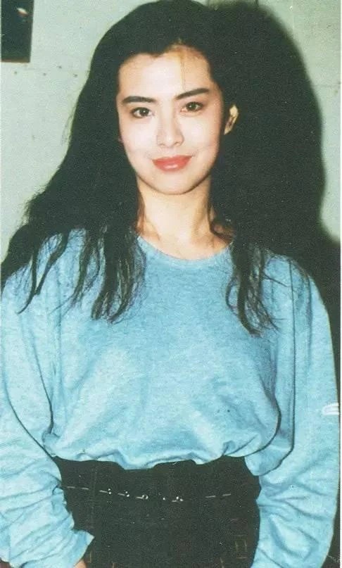 王祖贤岁月从不败美人,港星王祖贤人生如戏