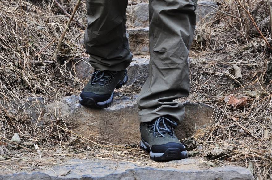 senselead跟绿巨人是一个牌子吗,绿巨人徒步鞋测评