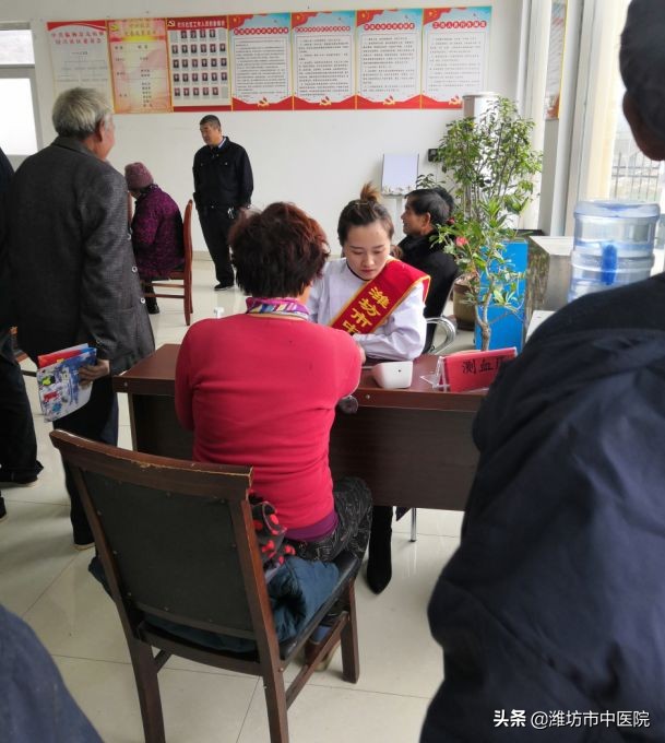 初冬暖行,潍坊最南边的山村,一群白大褂带来“健康大动作”