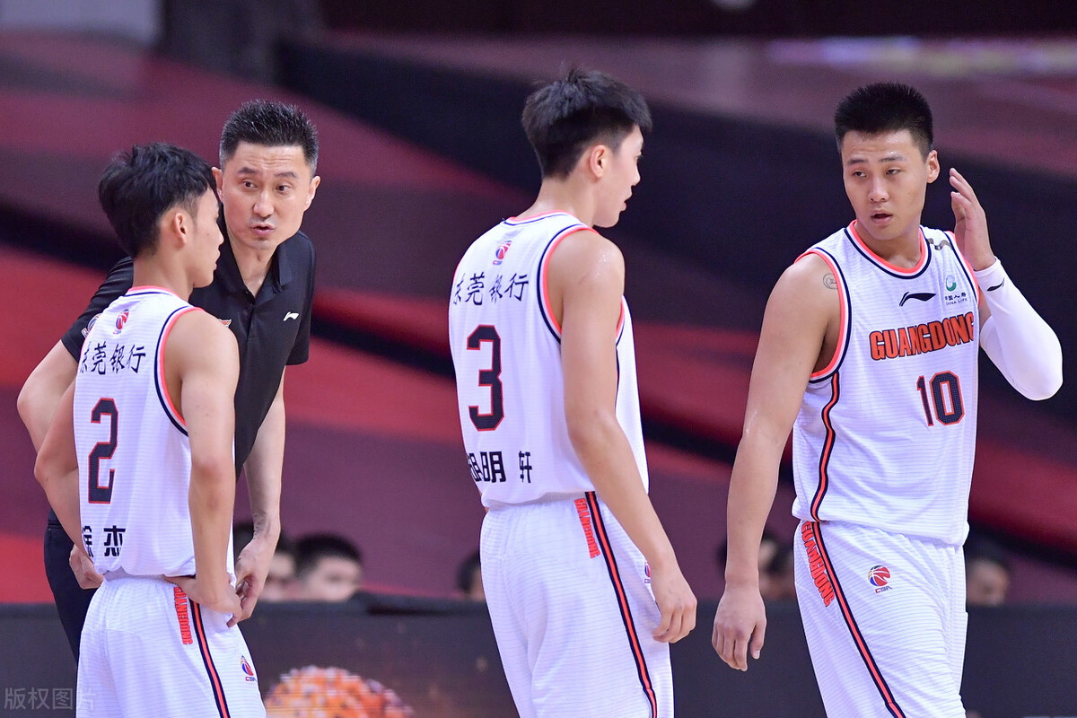 广东宏远后场双枪徐杰胡明轩,广东宏远3分胡明轩