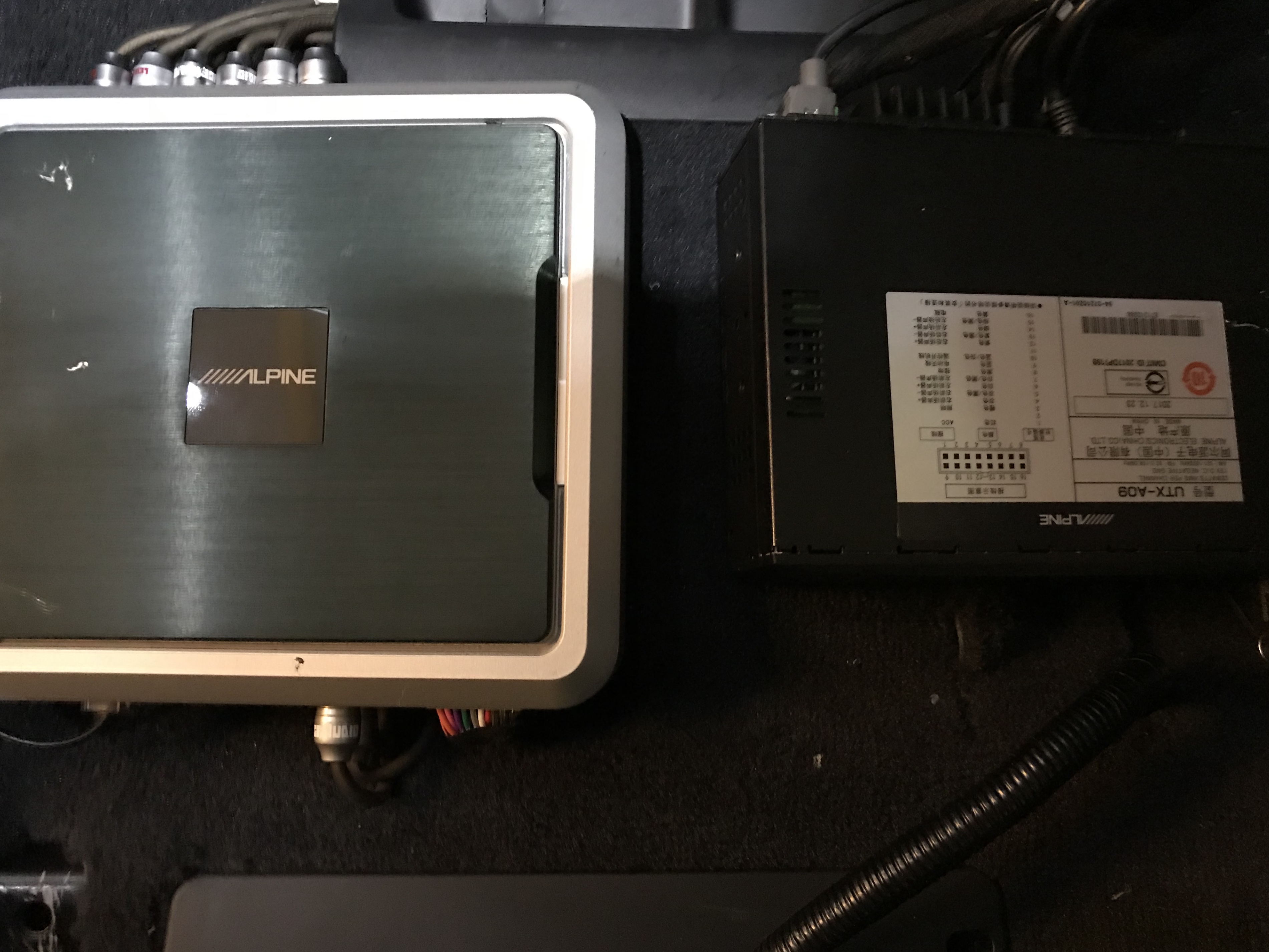 音皇丰田皇冠汽车音响改装桃木功放,视觉听觉双重享受