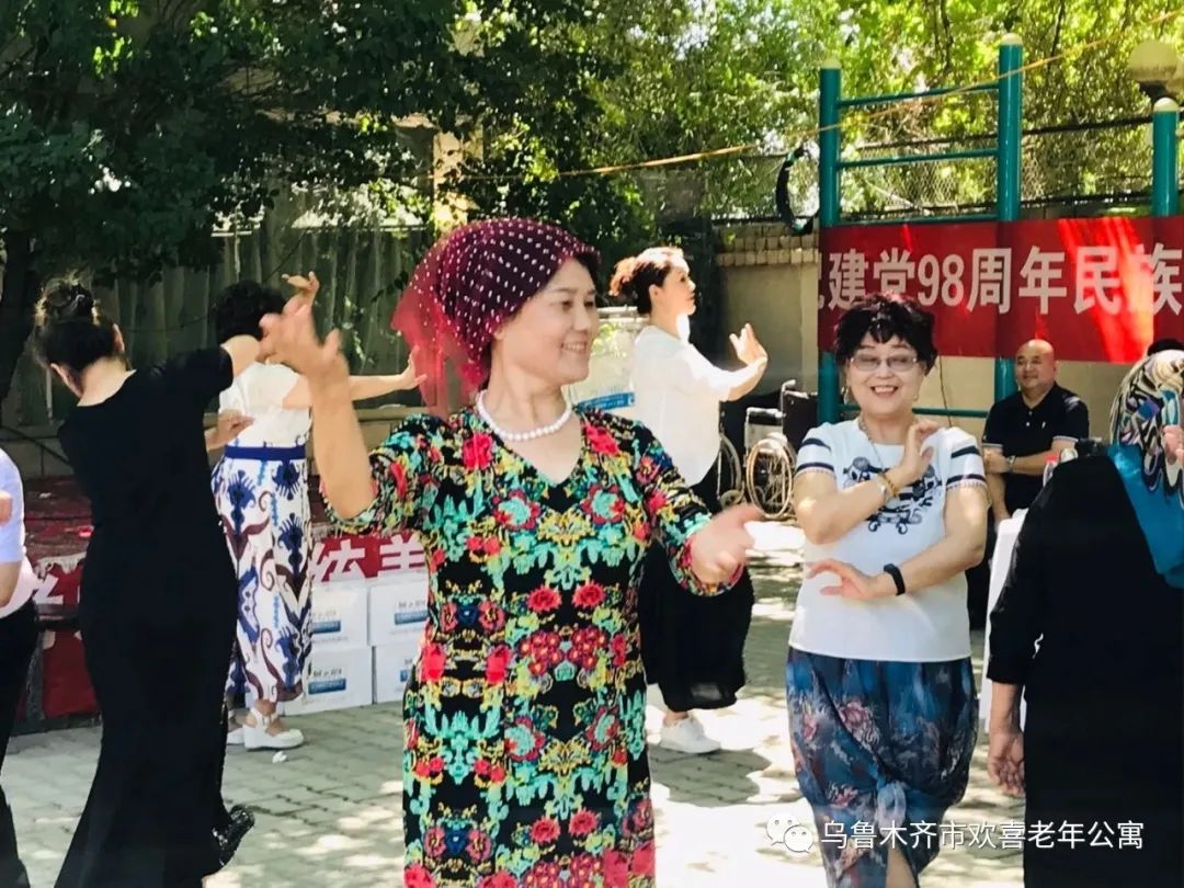 *疆新**欢喜老年公寓创始人热孜亚：她用爱为老人心中照进一束光