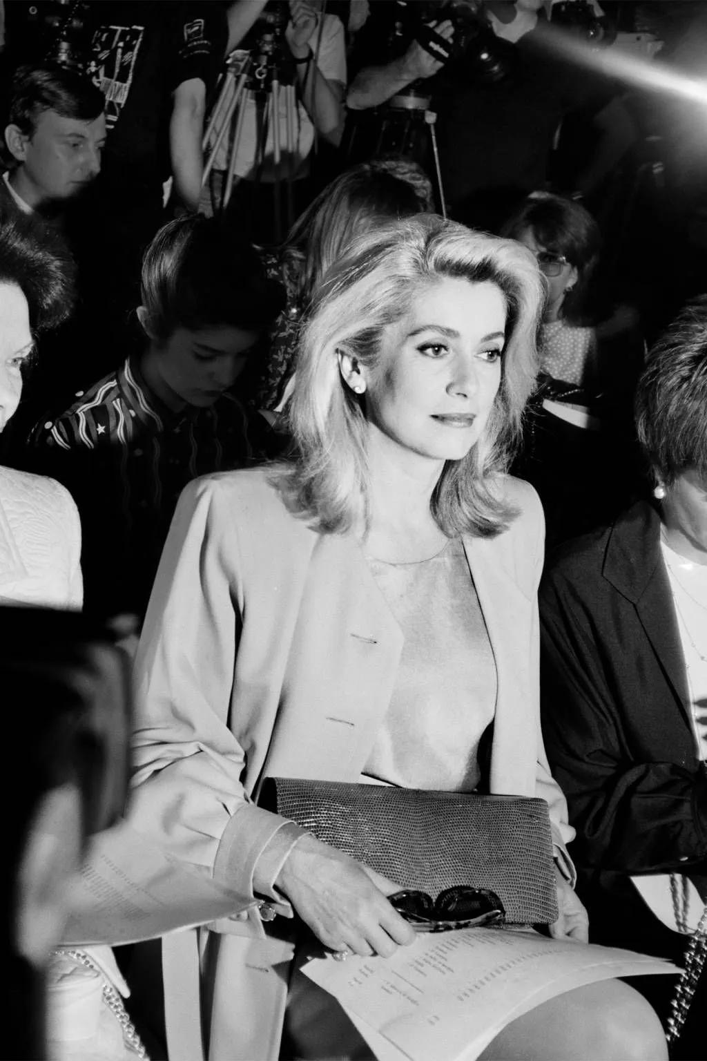 圣罗兰最经典的衣服,圣罗兰最经典款的衣服