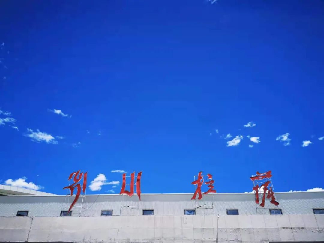 遇见*藏西**：送我礼物的藏族阿妈，和那个想跟我换佛珠的藏族男人