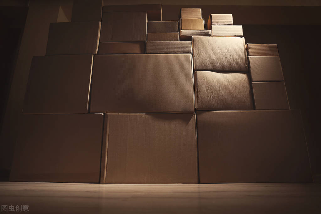 签收藏匿有*品毒**的包裹，可能构成哪些罪名？