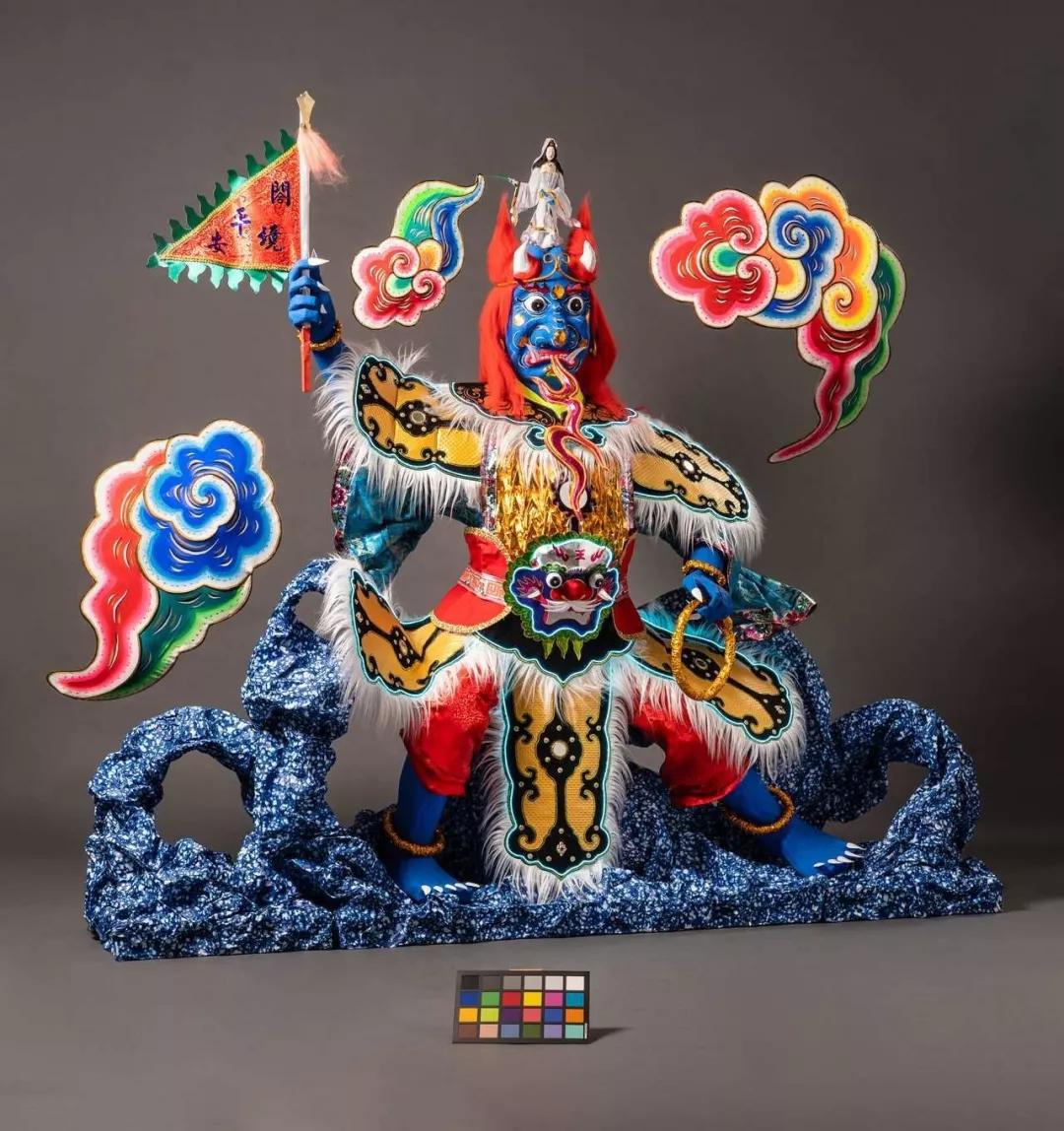 中国人烧给死人的纸扎，登上巴黎设计周，还被法国的博物馆收藏？