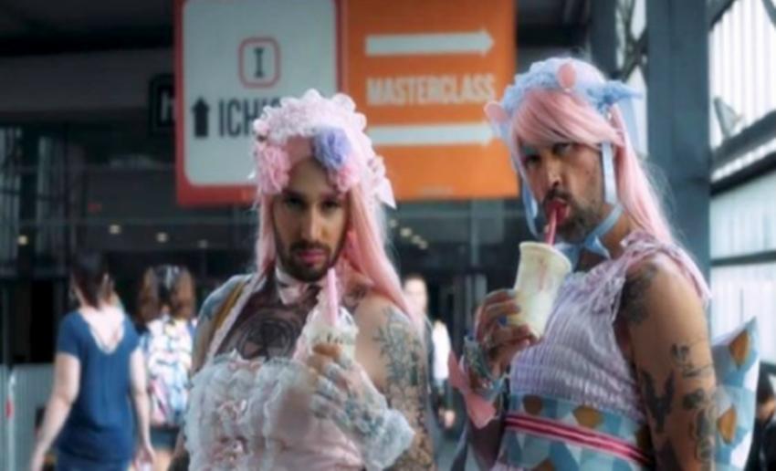 “伪娘”的存在谁也阻止不了，但“伪娘”若泛滥了，国家就危险了